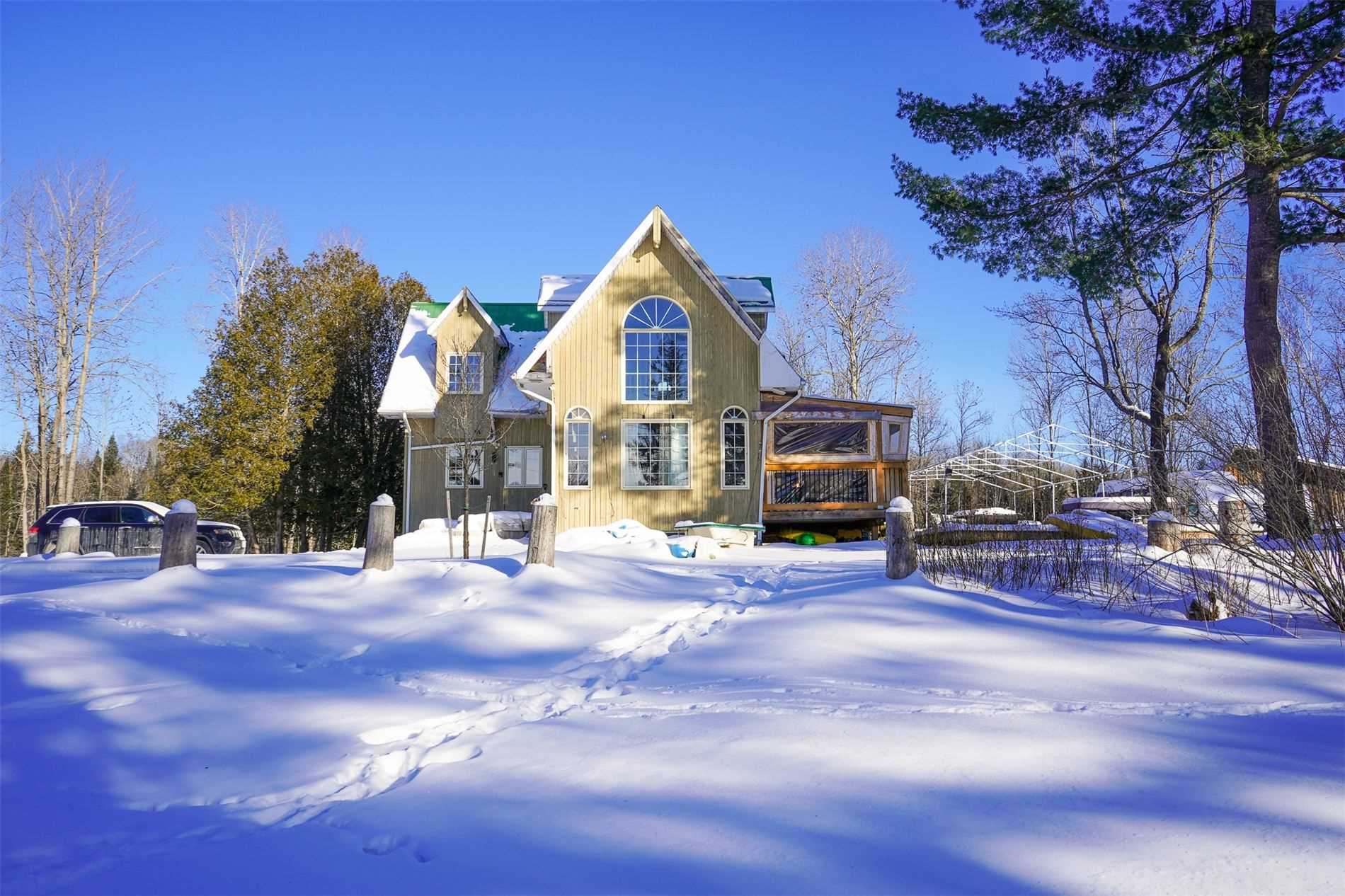 3 Woodland Lane