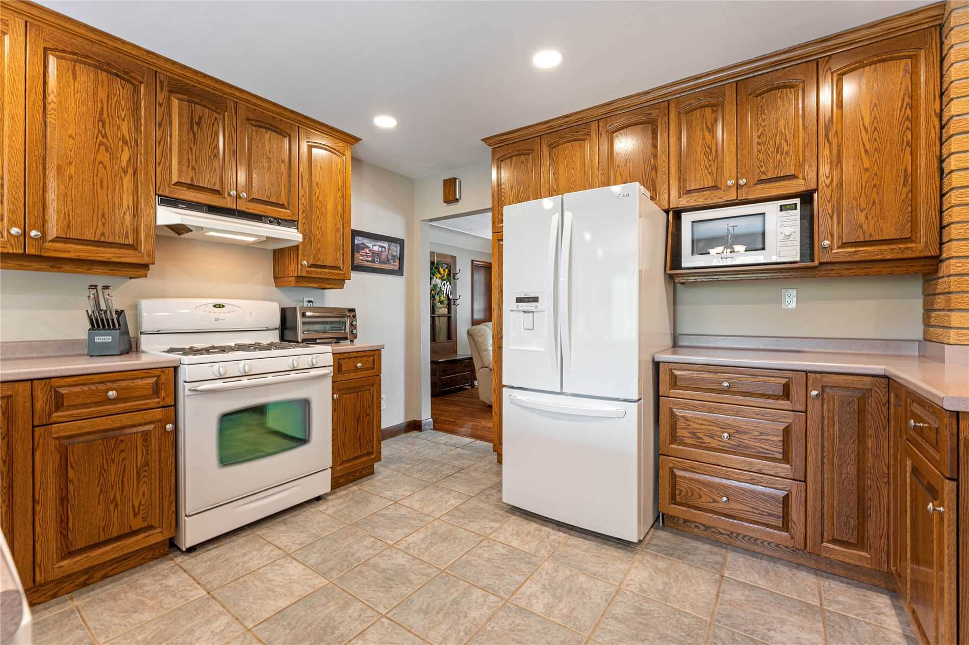 41 Leckie Ave