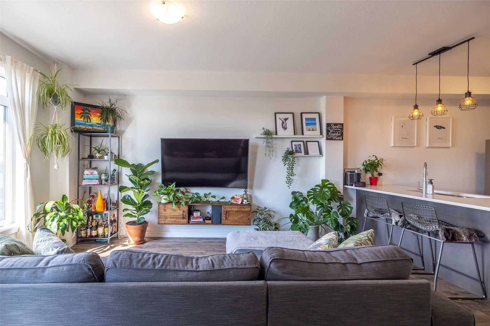 590 North Service Rd, #50