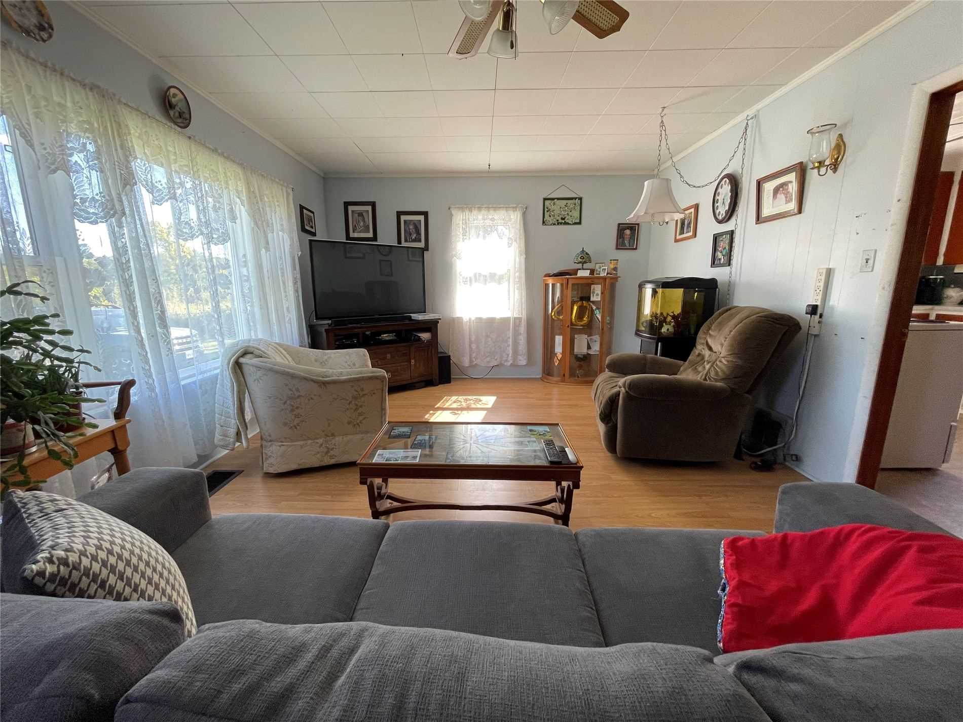 1863 Victoria Rd