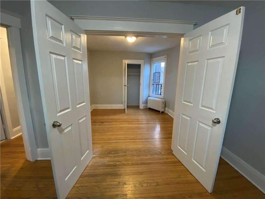 8-12 Ottawa St N