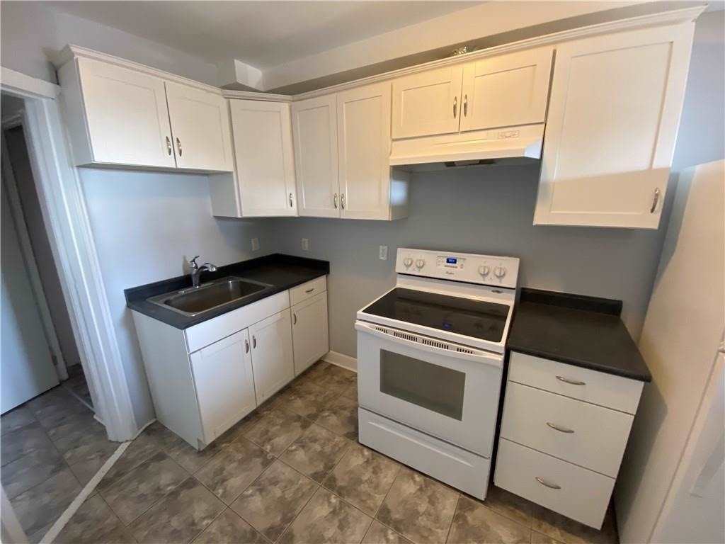 8-12 Ottawa St N