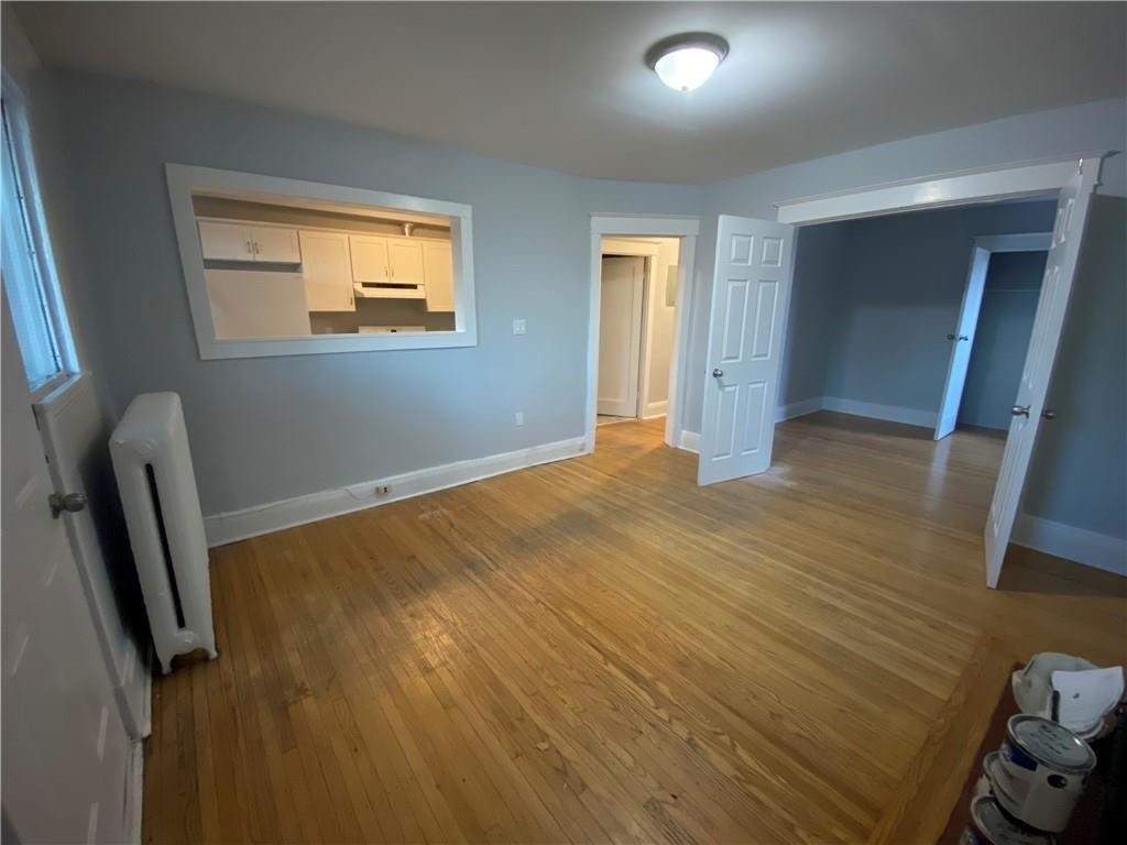 8-12 Ottawa St N