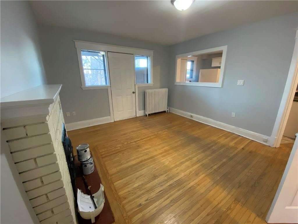 8-12 Ottawa St N