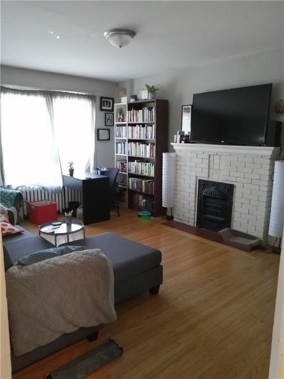 8-12 Ottawa St N