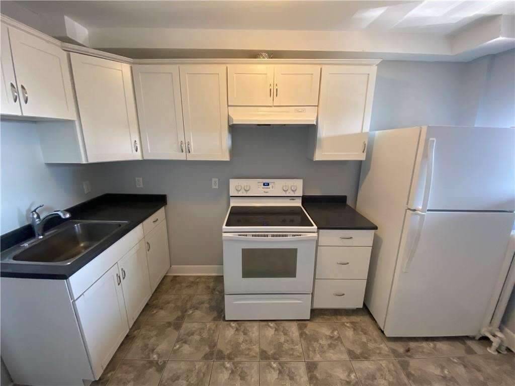 8-12 Ottawa St N