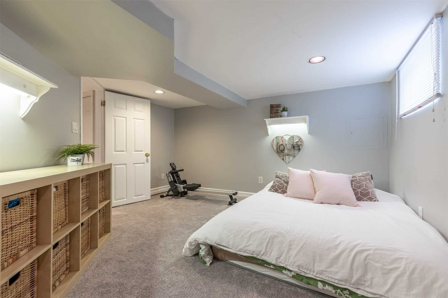 5 Dunvegan Rd
