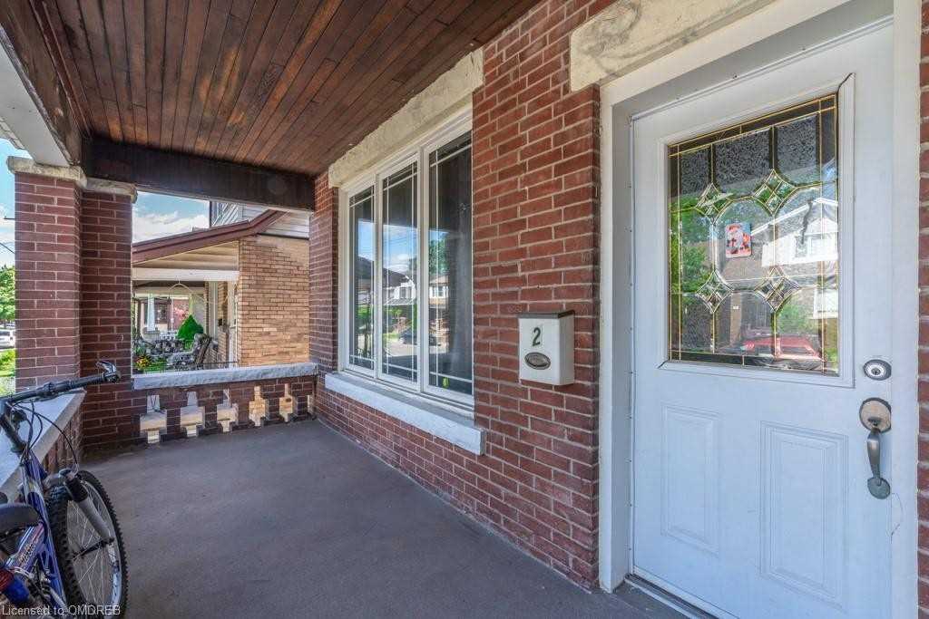 209 Rosslyn Avenue S