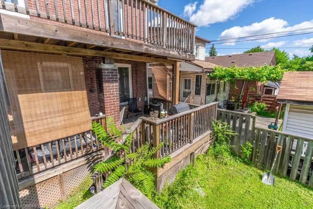 209 Rosslyn Avenue S