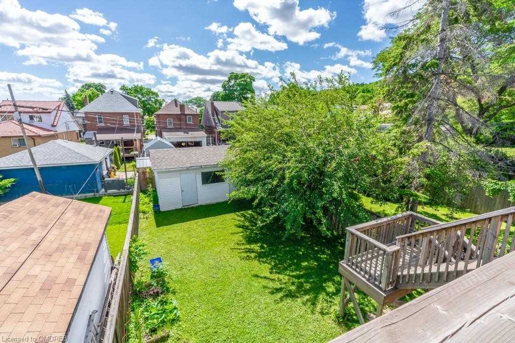 209 Rosslyn Avenue S