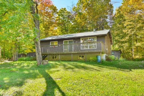 948 Skootamatta Lake Rd, North Frontenac