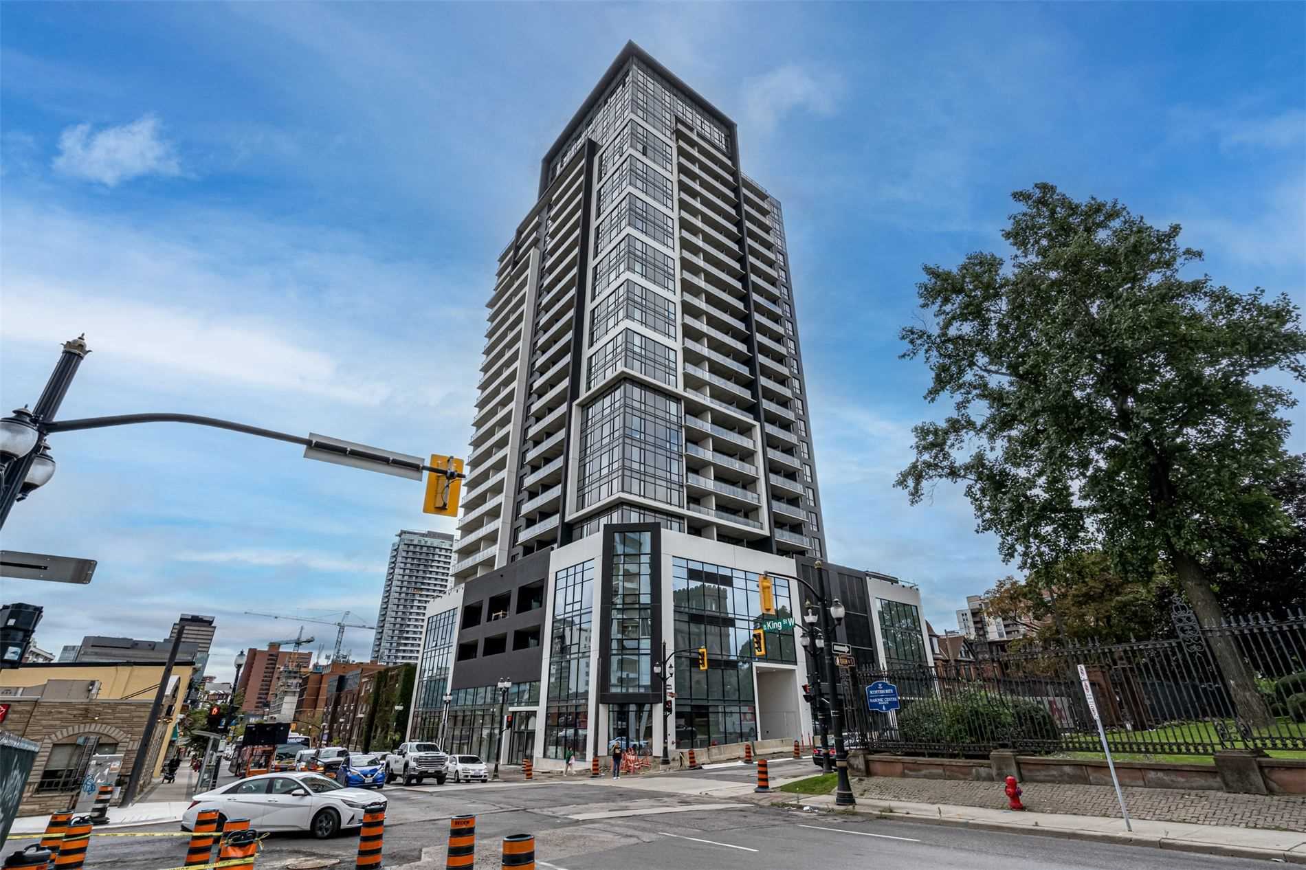 15 Queen St S, #1712
