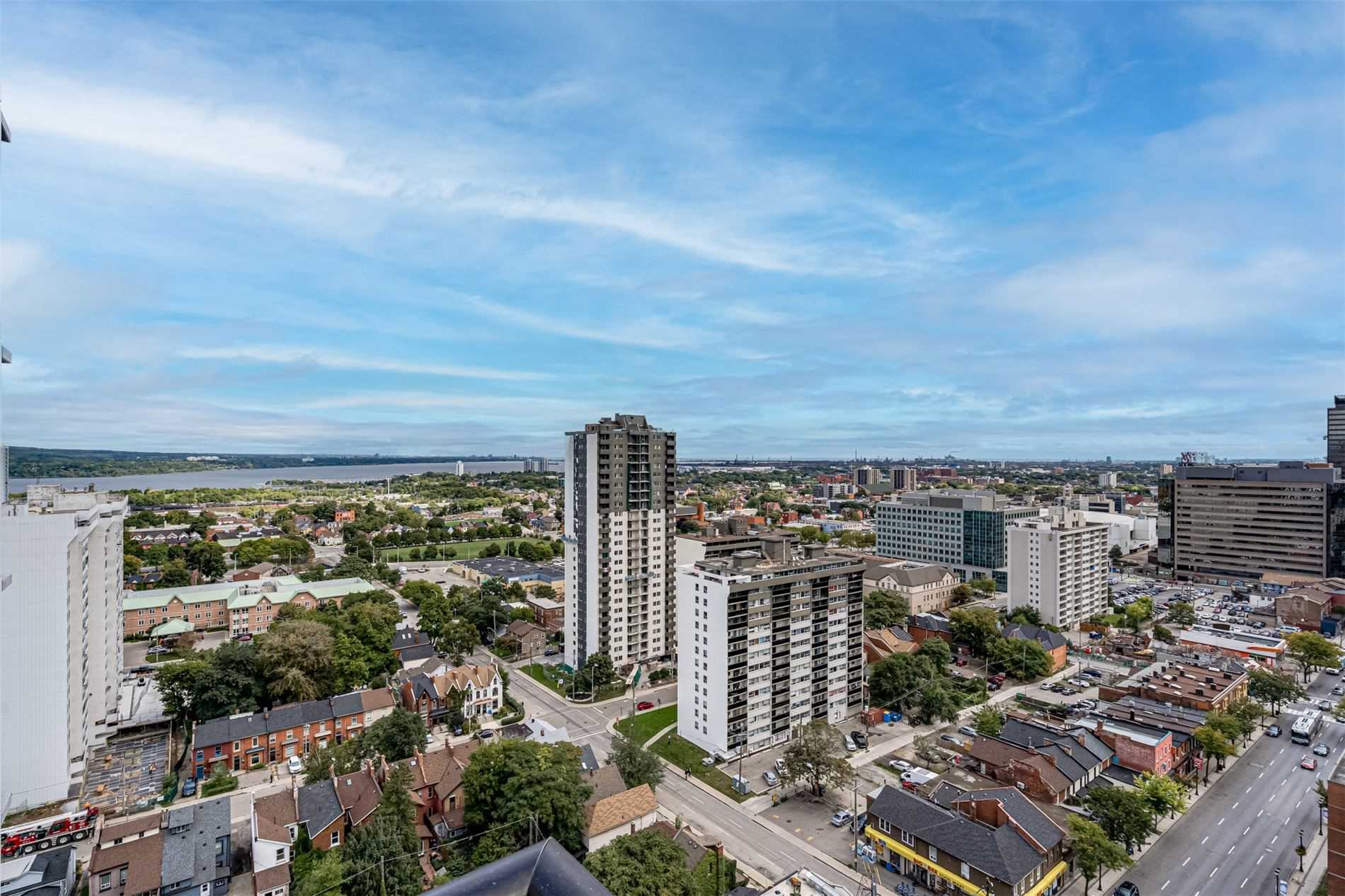 15 Queen St S, #1712