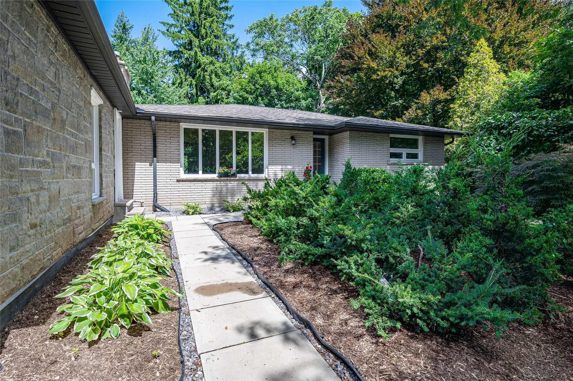 83 Jerseyville Rd E