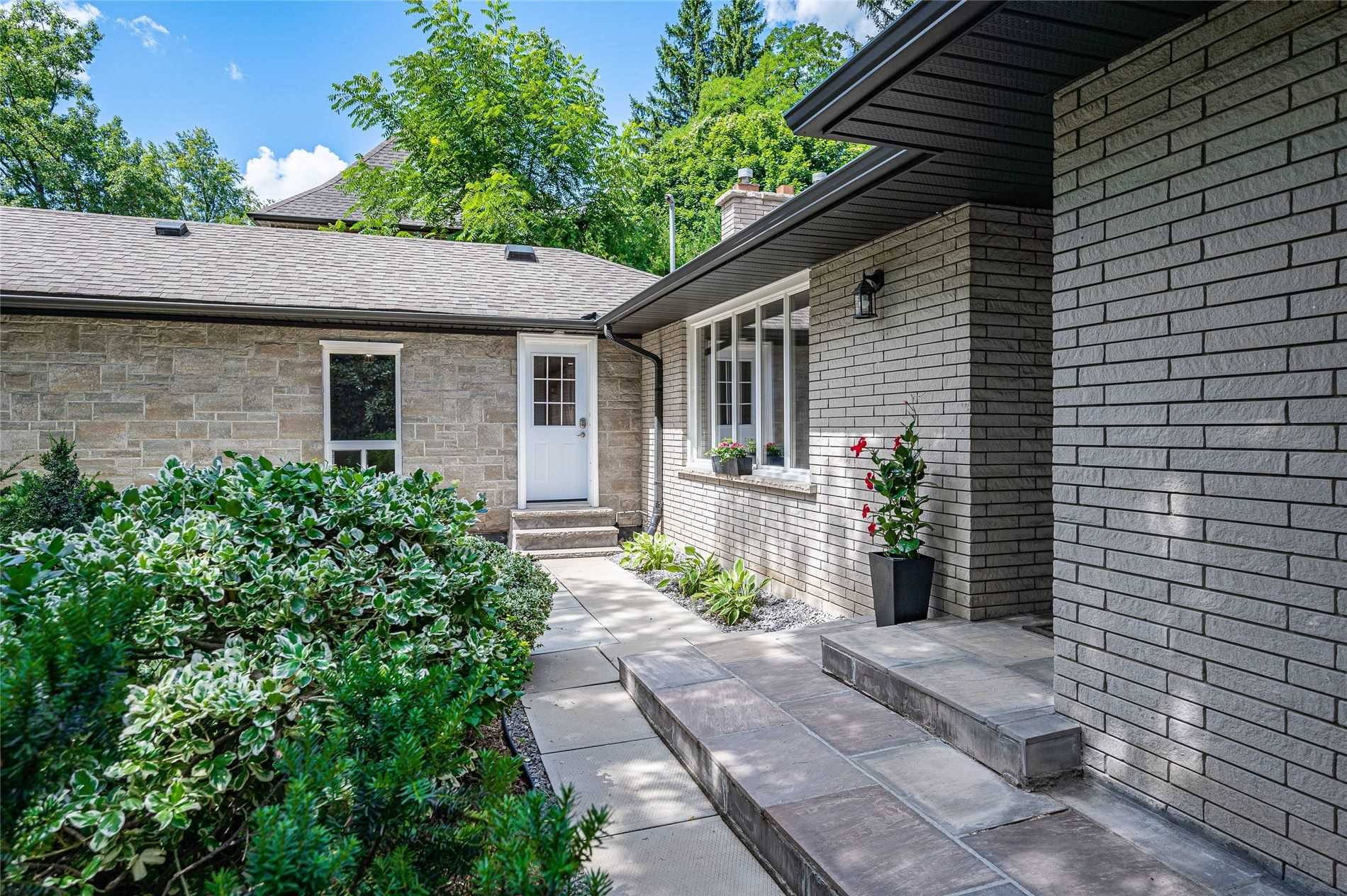 83 Jerseyville Rd E