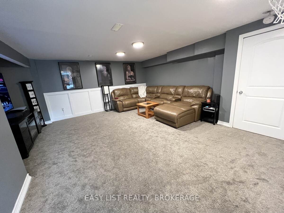 17 Sunset Dr