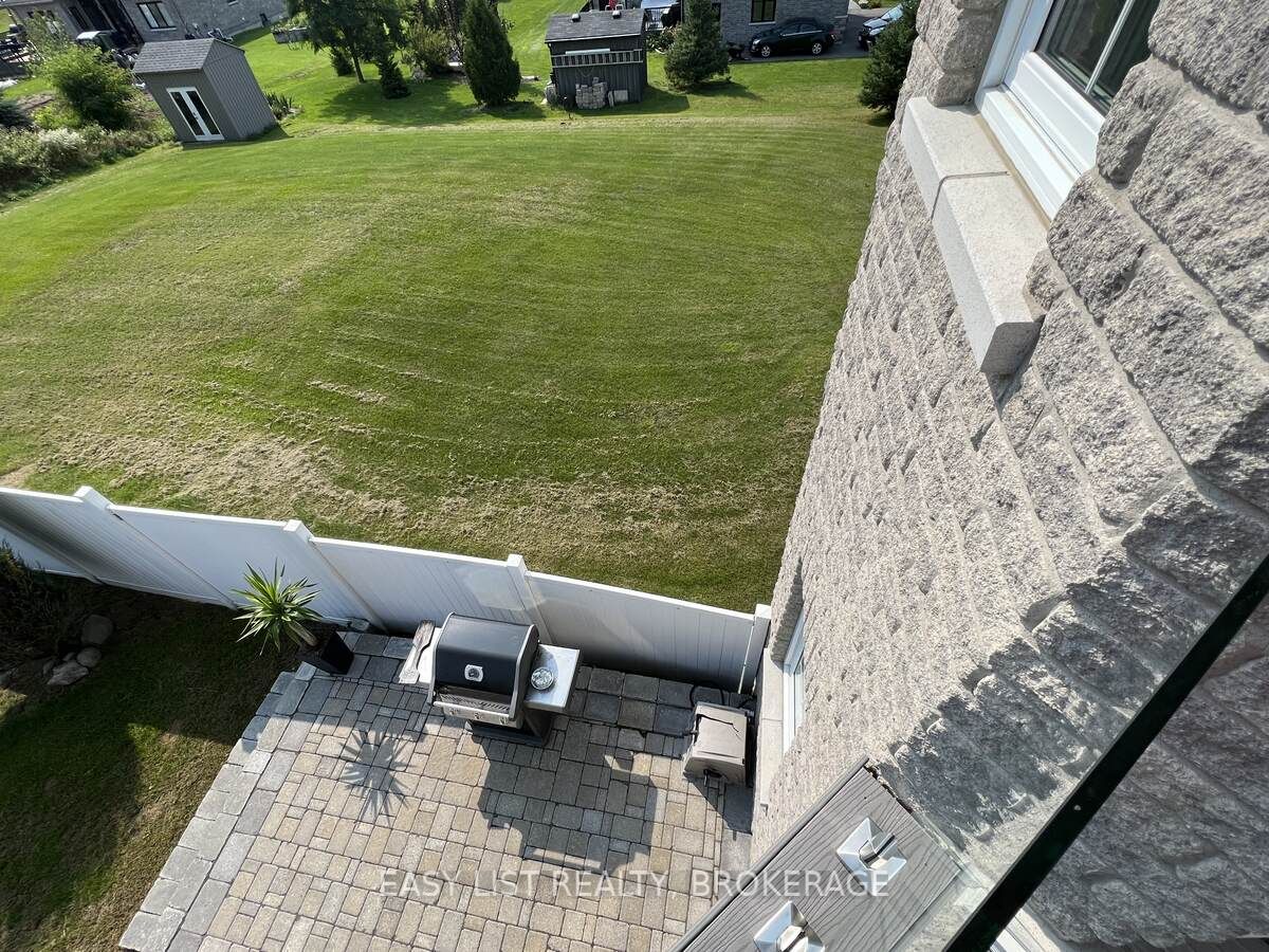 17 Sunset Dr