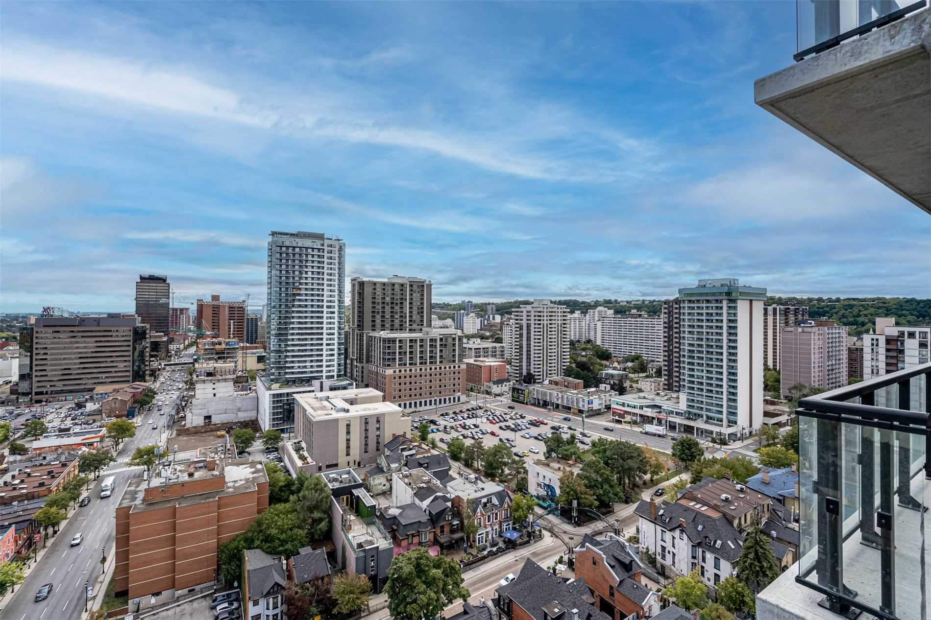 15 Queen St S, #1712