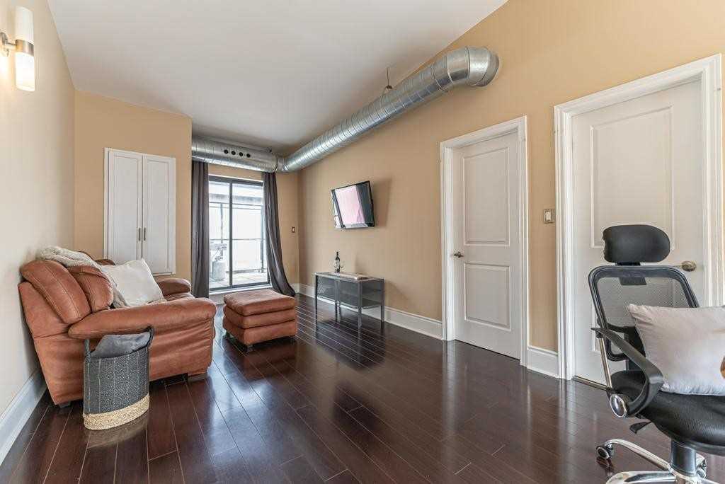 80 King William St, #402