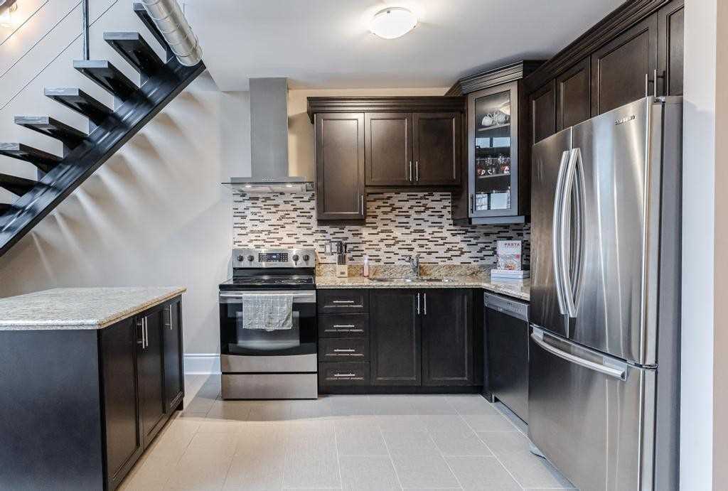 80 King William St, #402