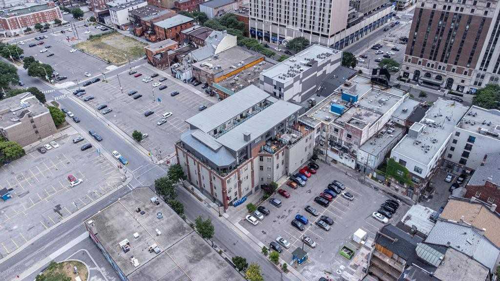 80 King William St, #402