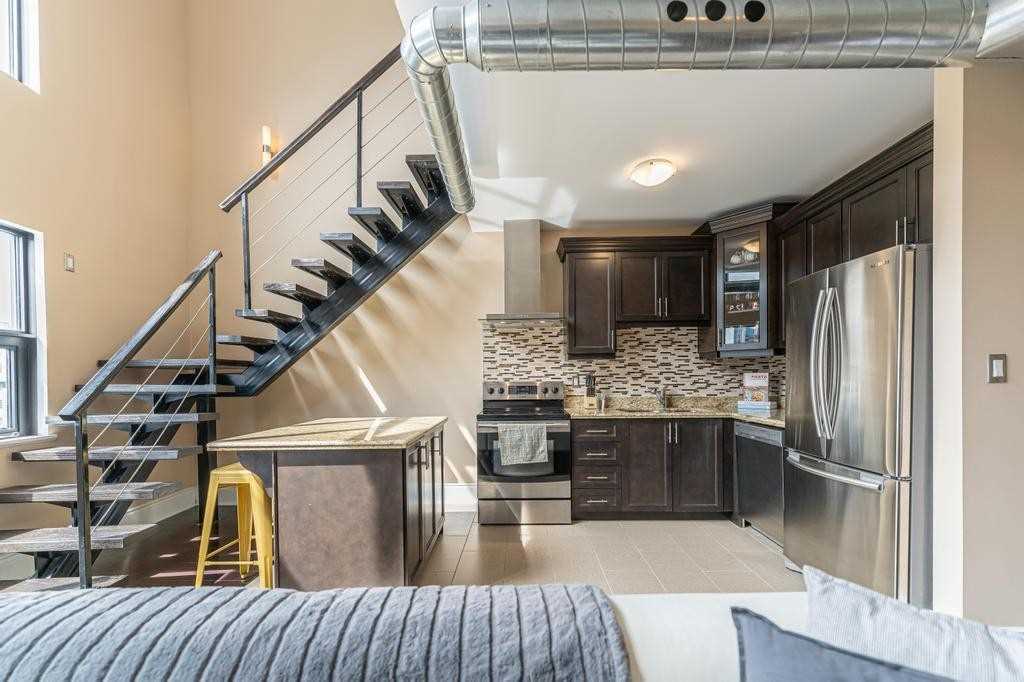 80 King William St, #402