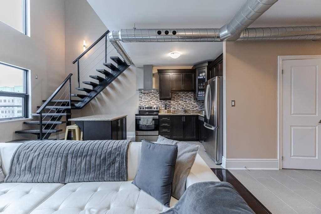 80 King William St, #402