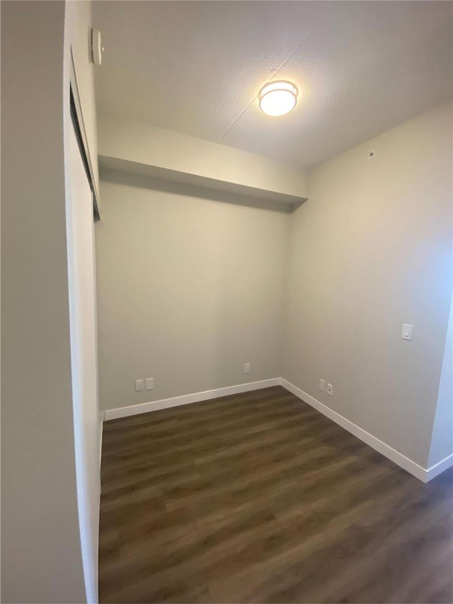 15 Queen Street S, #1804