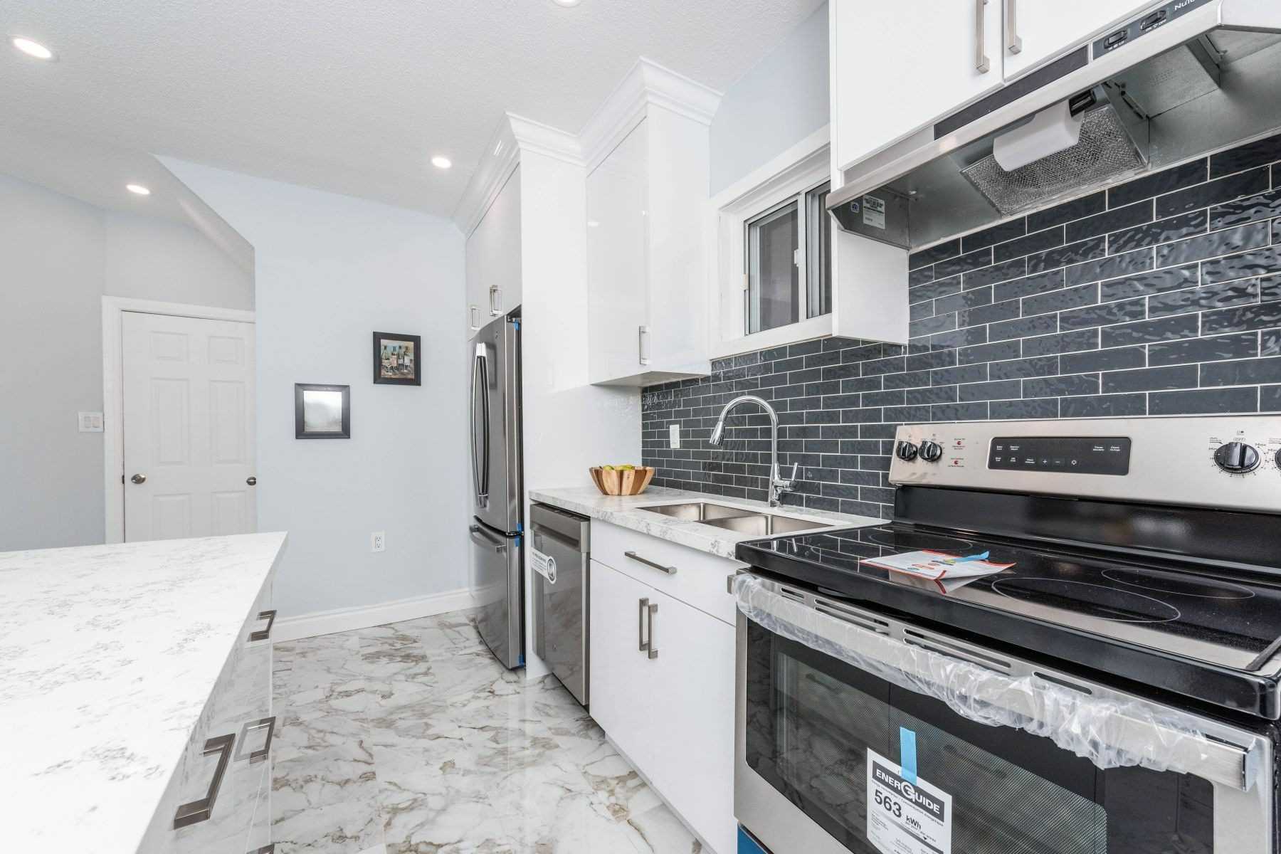 36 Barnesdale Ave N