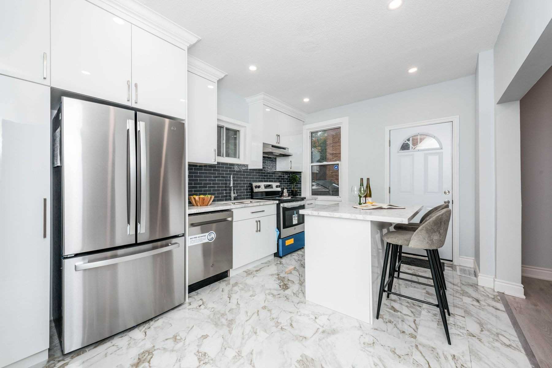 36 Barnesdale Ave N