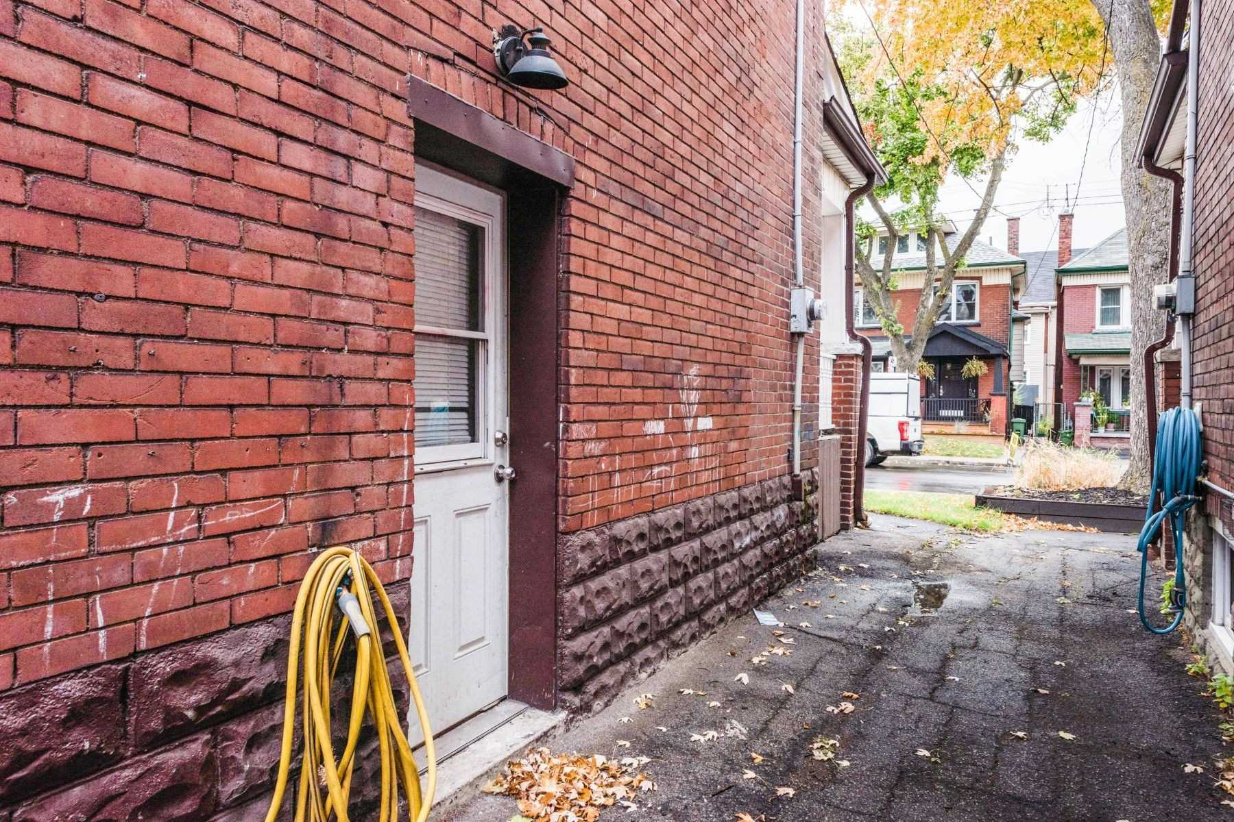 36 Barnesdale Ave N