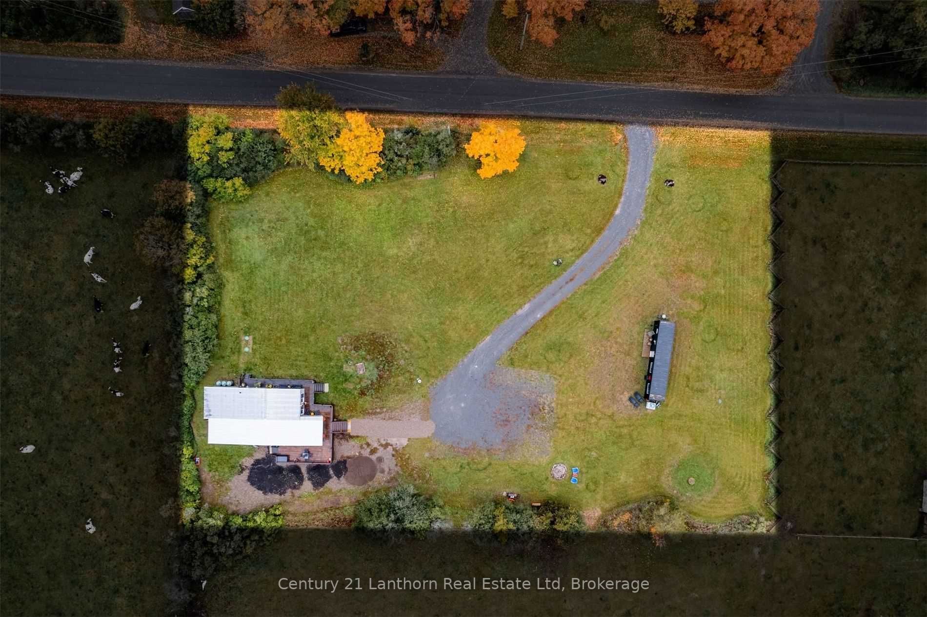 1087 Melville Rd
