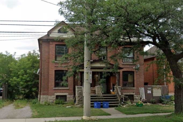 452-454 Upper Wellington St, Hamilton