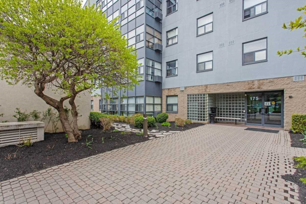 175 Hunter St E, Hamilton