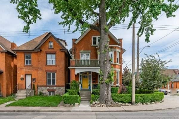 25 Wentworth St S, Hamilton