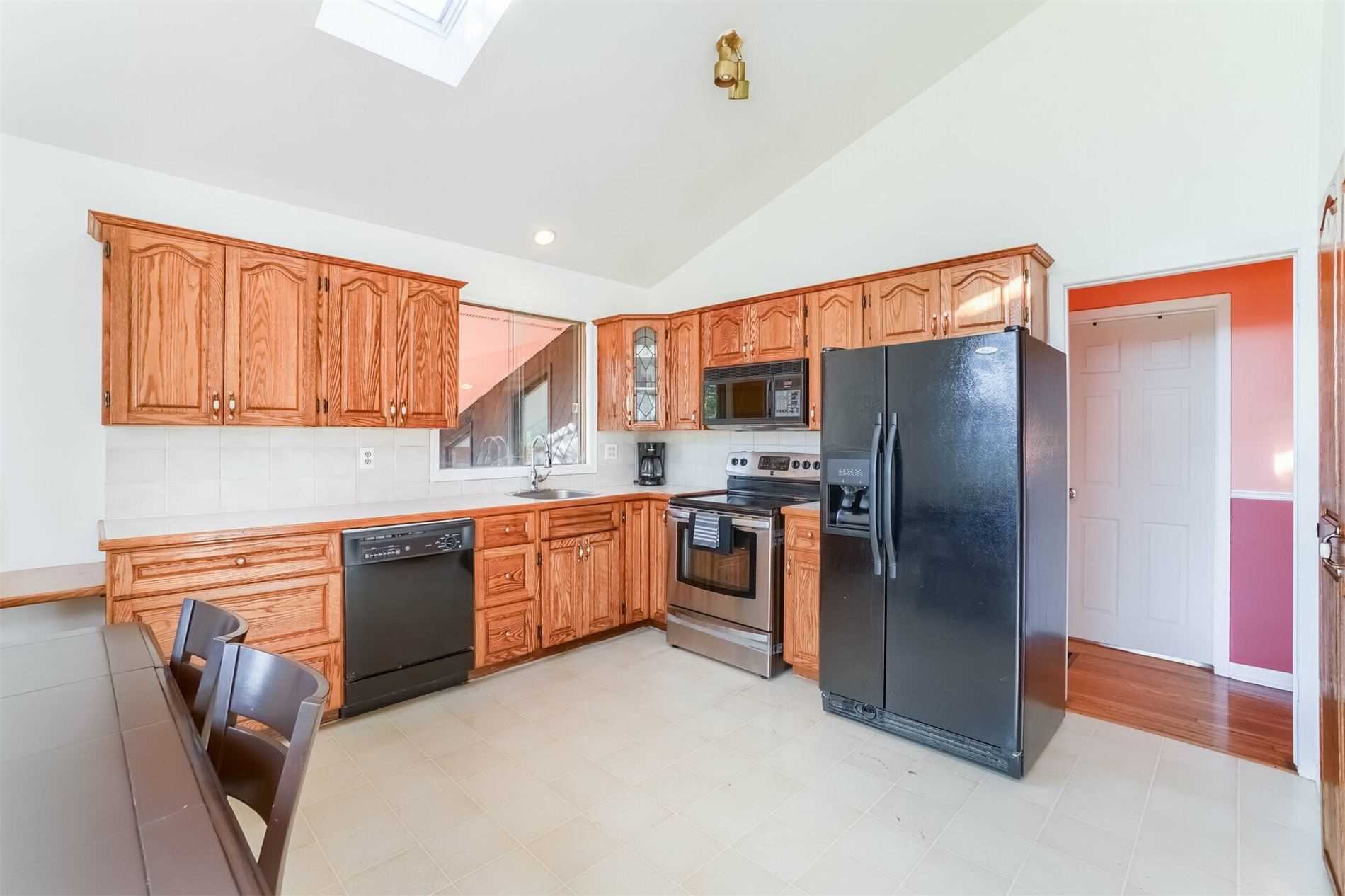 201 Oakhill Dr