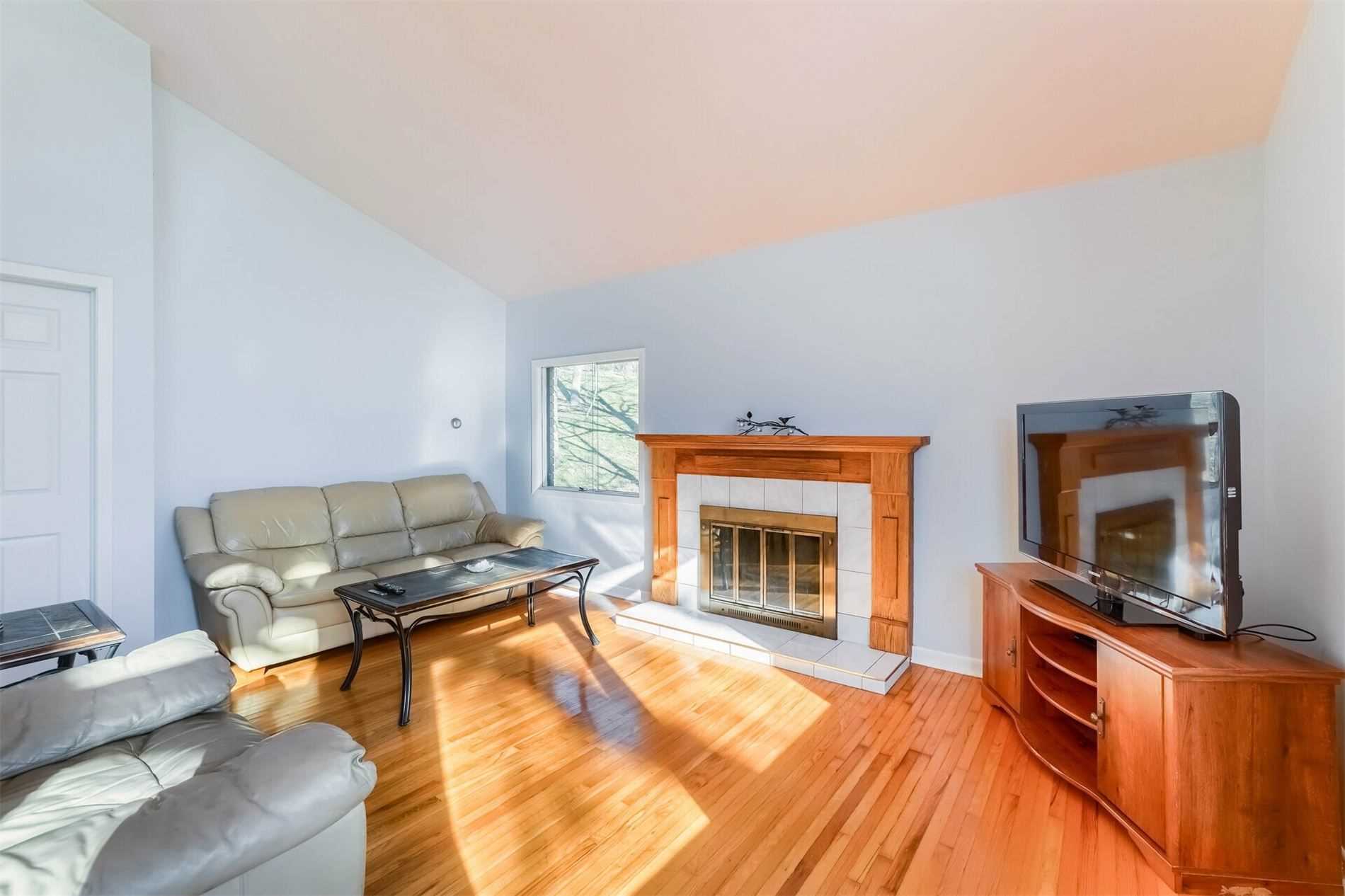 201 Oakhill Dr