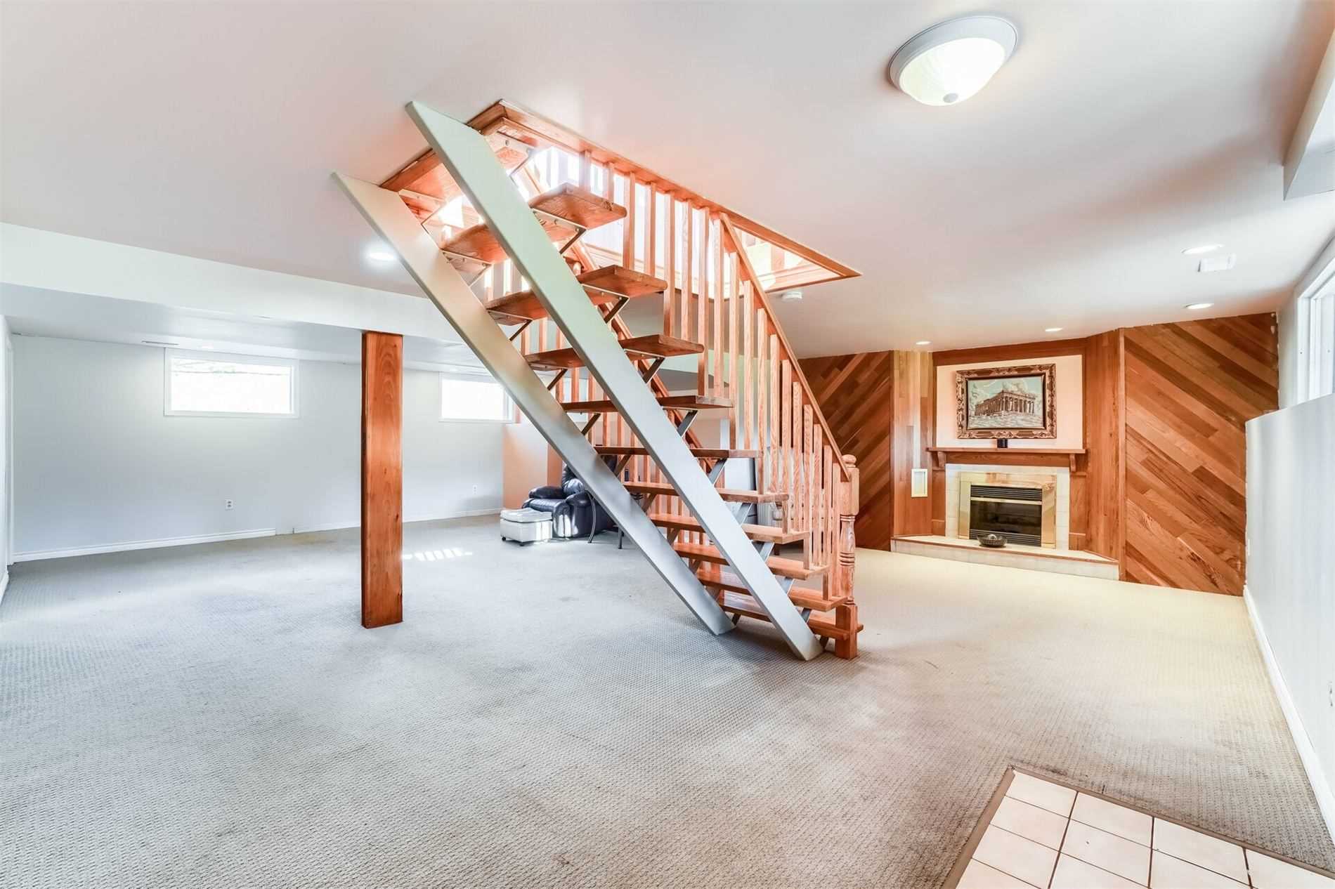 201 Oakhill Dr