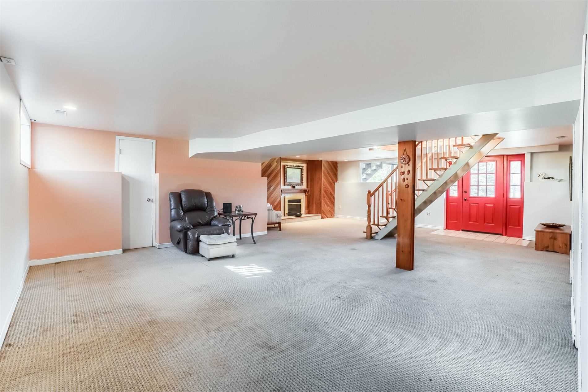 201 Oakhill Dr