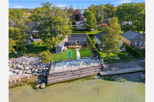 2 Lake Rd, Haldimand