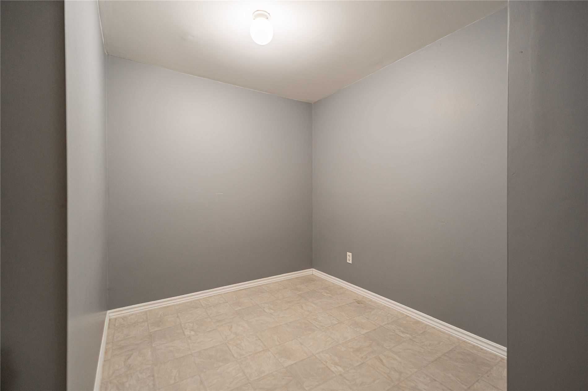 Listing X5827599 - Large Photo # 32