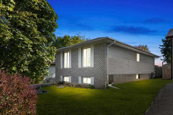 1337 Tudor Cres, Peterborough