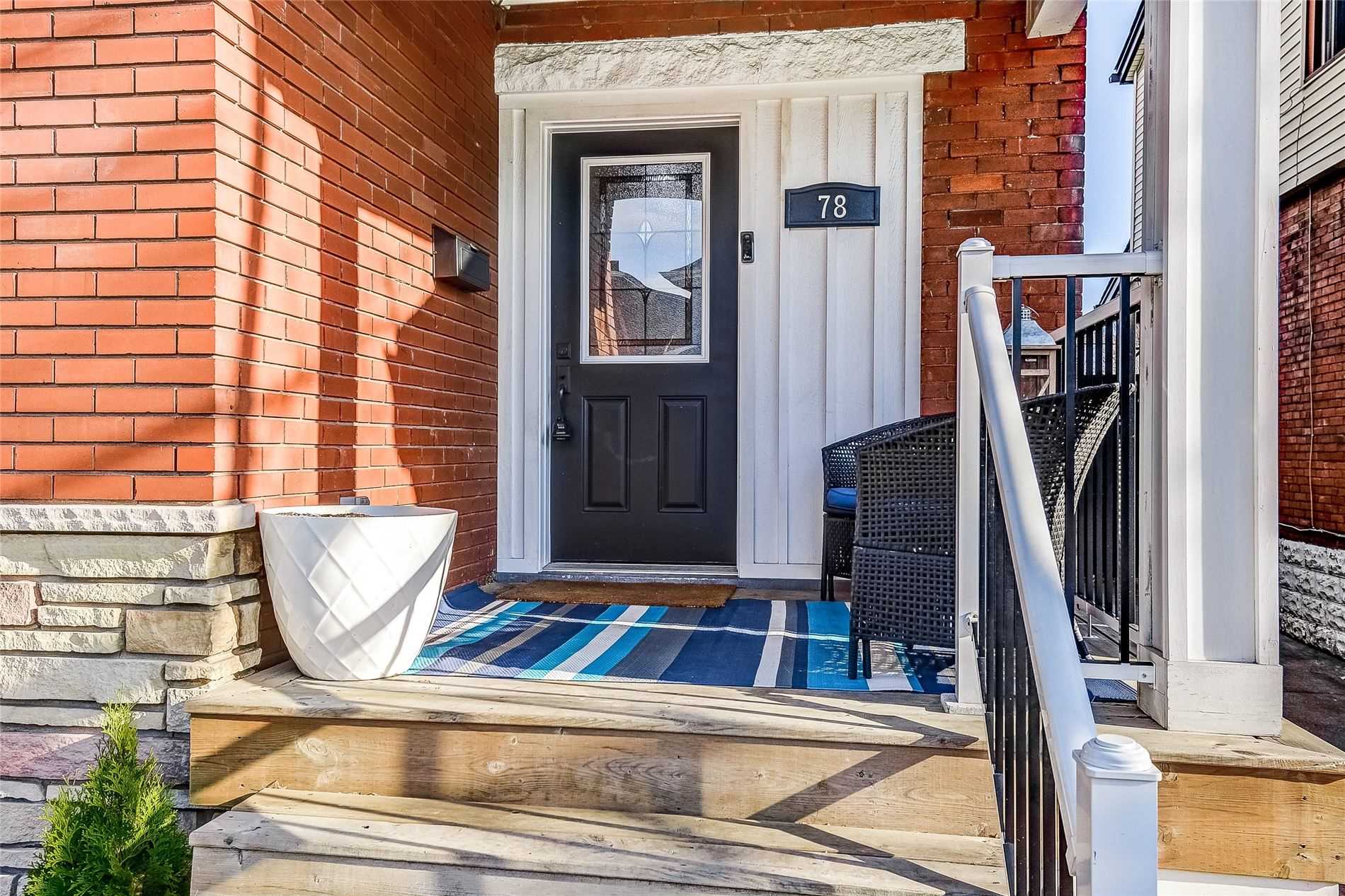 78 Kensington Ave N