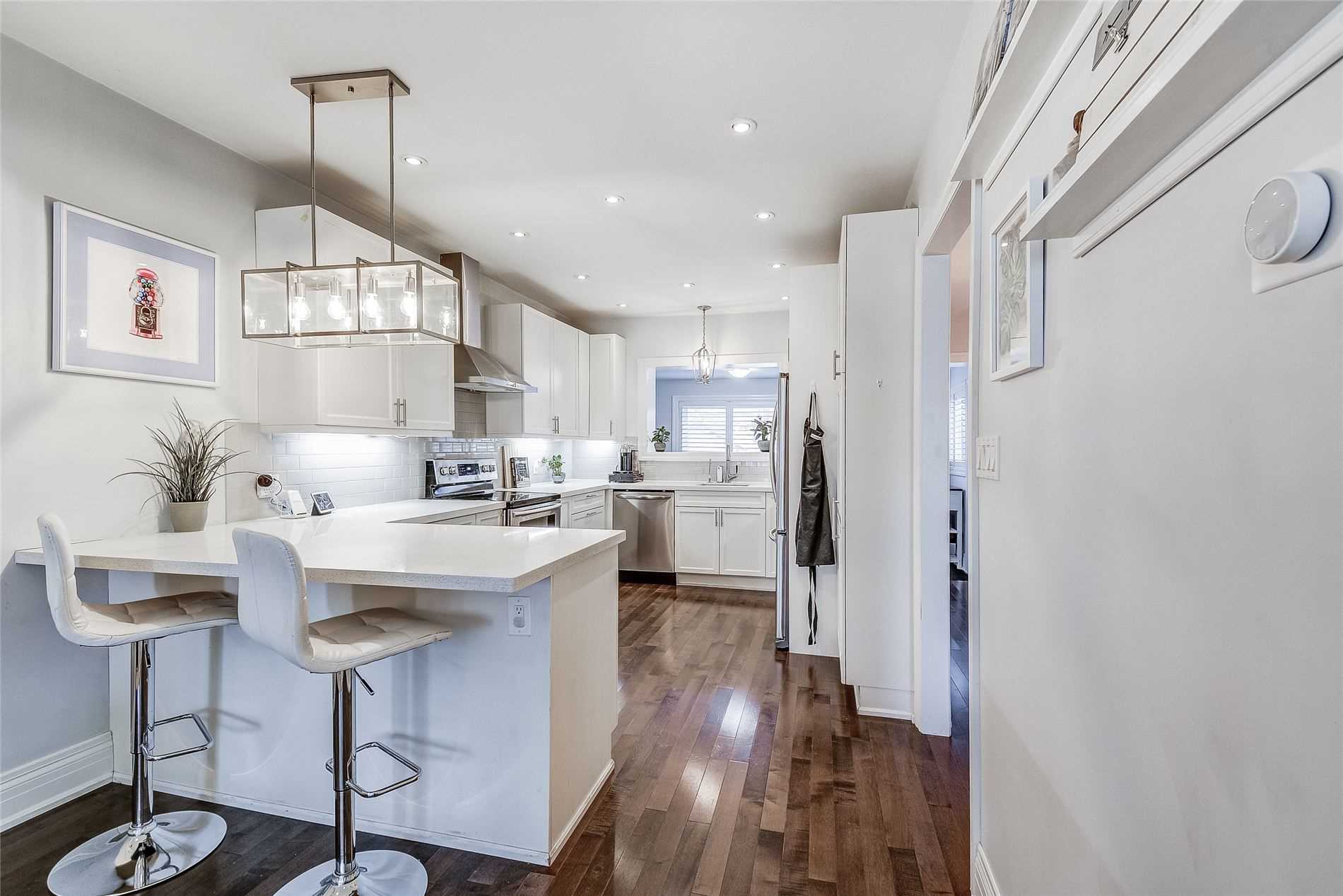 78 Kensington Ave N