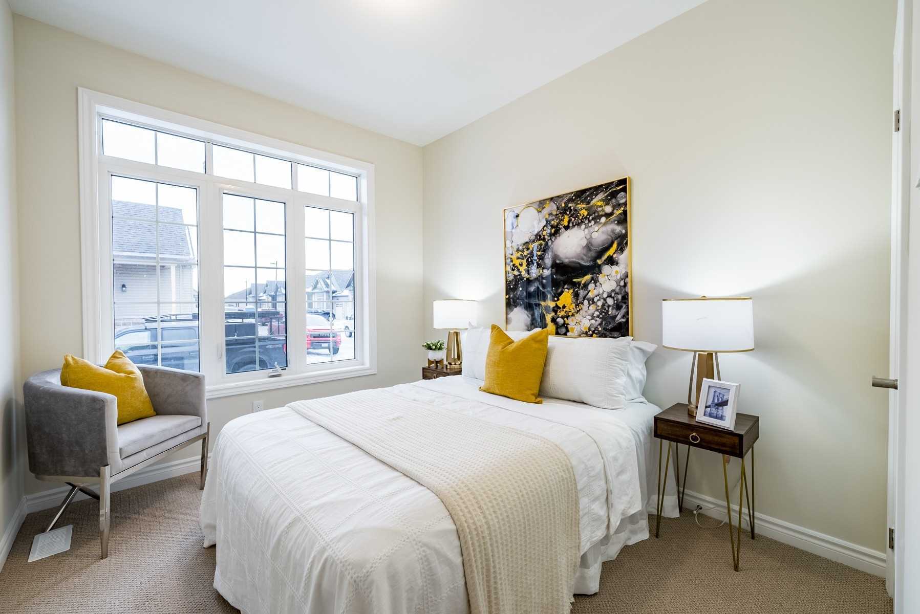 17 Lakewood Cres, #10
