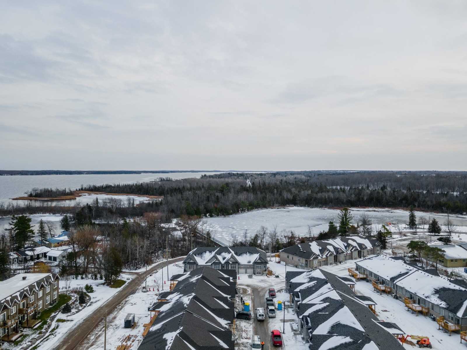 17 Lakewood Cres, #10