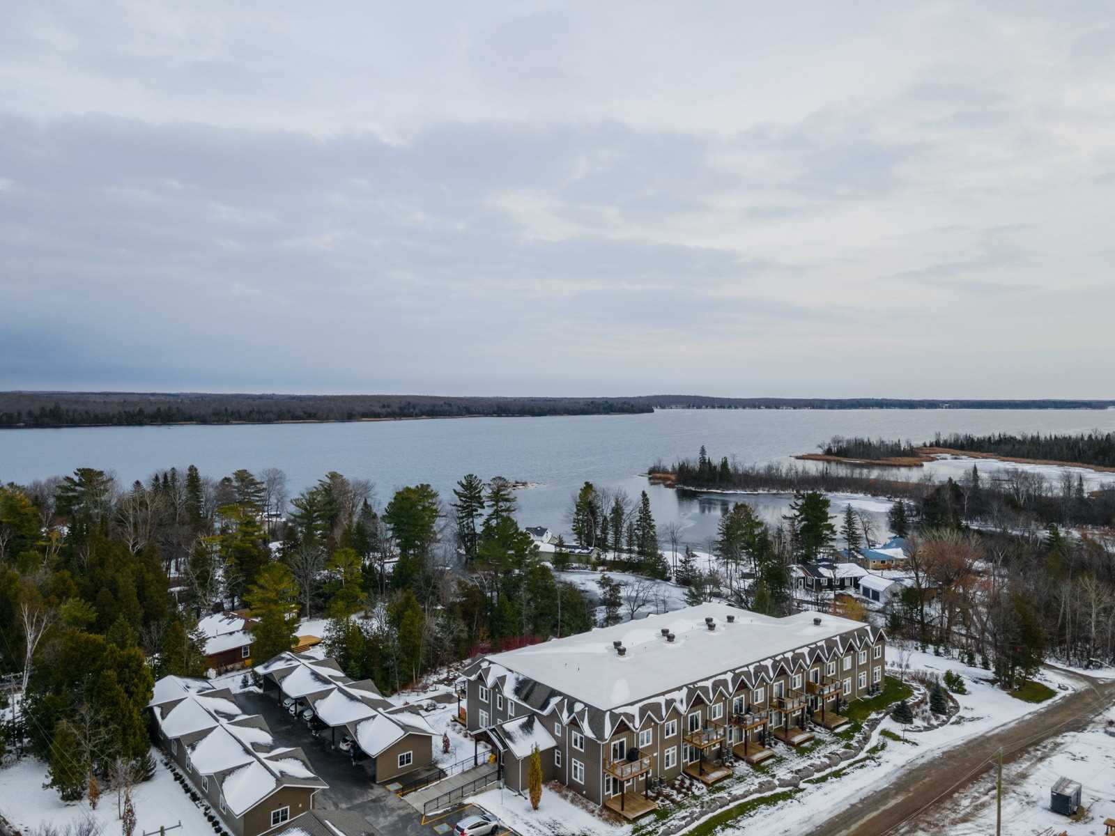 17 Lakewood Cres, #10