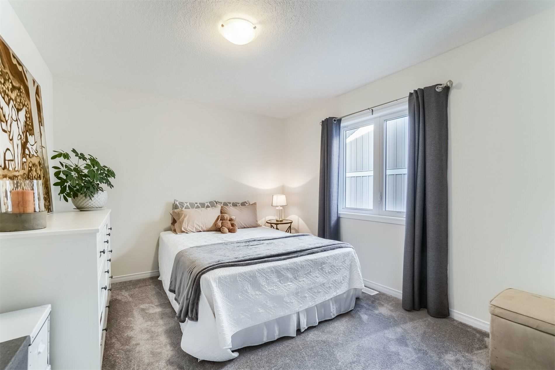 7831 Odell Crescent