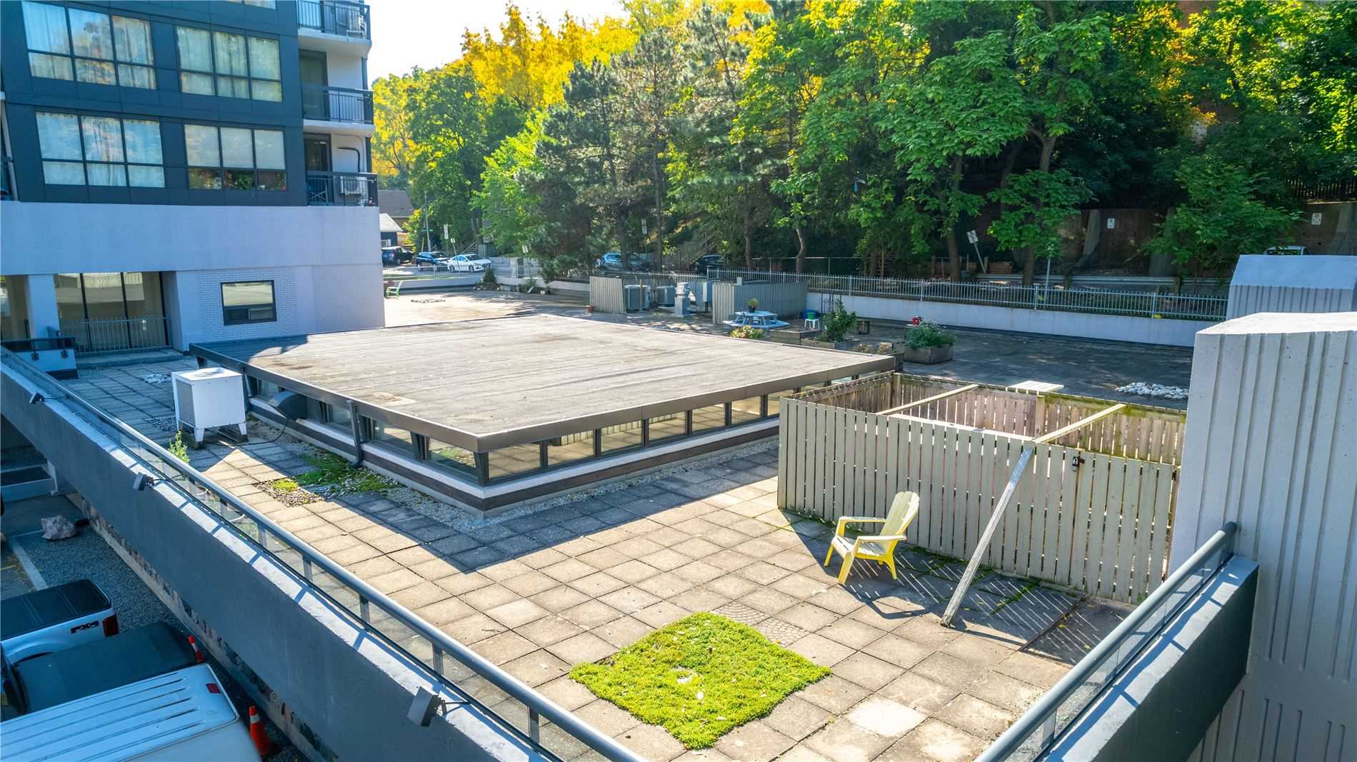 150 Charlton Ave E, #702