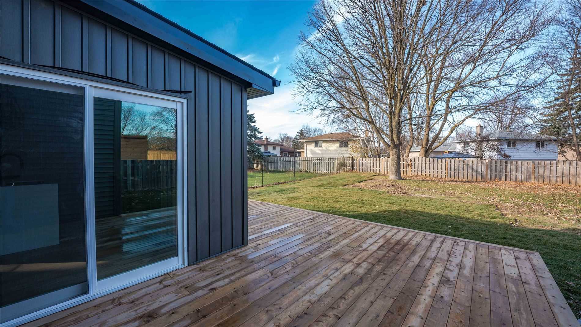 37 Barnes Ave